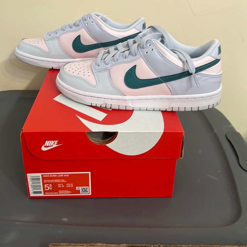 Nike Dunk Low Mineral Teal - Picture 1 of 6